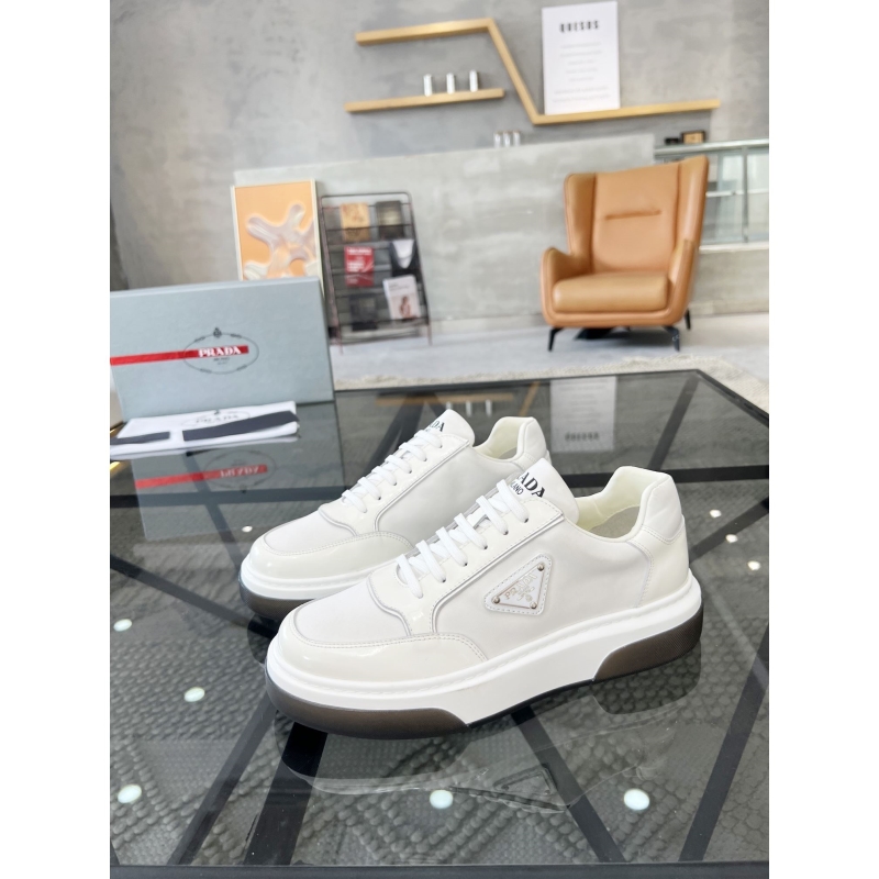 Pra*a casual shoes